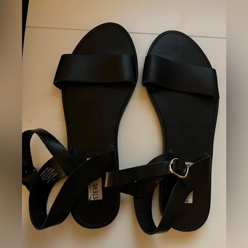 Steve Madden Black Flat Sandals